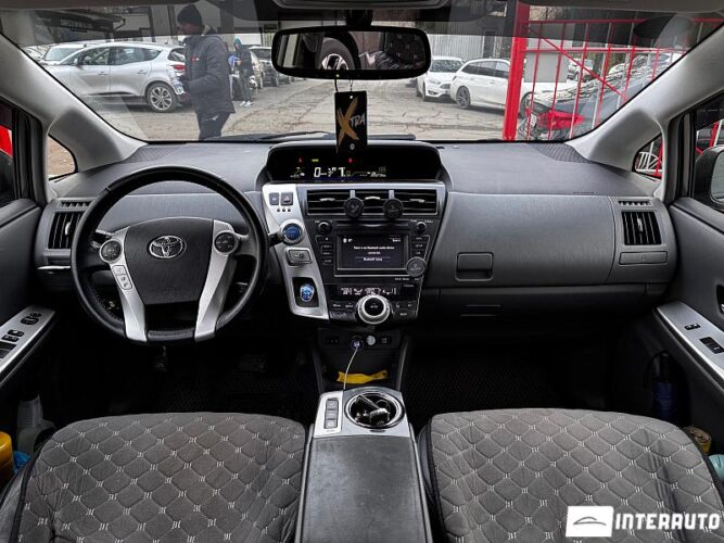 toyota Prius Plus / V 2012