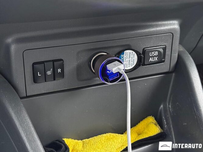 toyota Prius Plus / V 2012