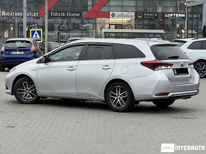toyota Auris 2015