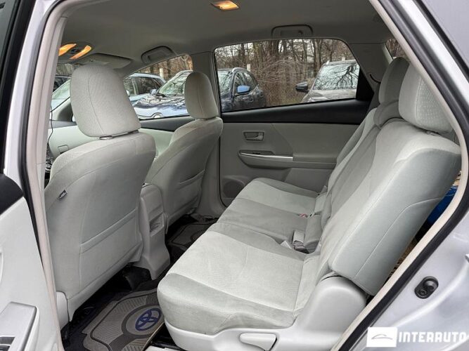 toyota Prius Plus / V 2012