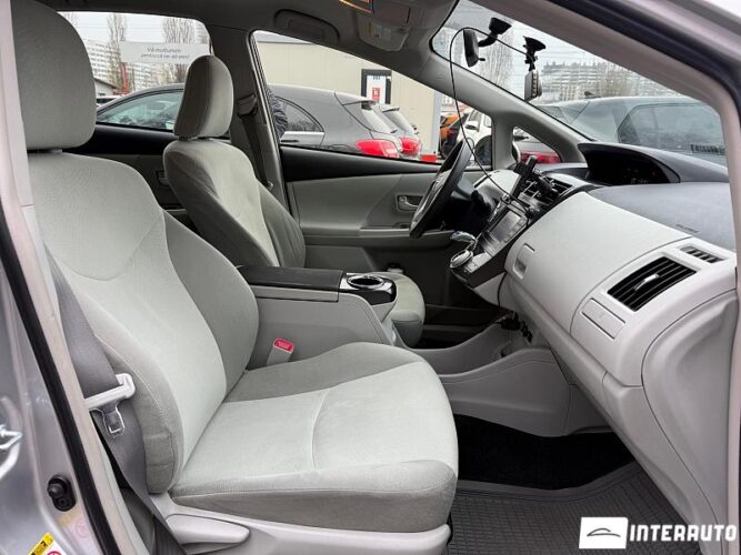 toyota Prius Plus / V 2012