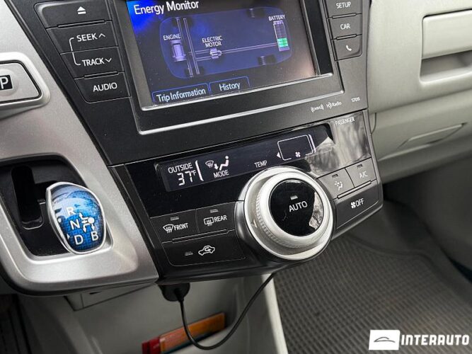 toyota Prius Plus / V 2012