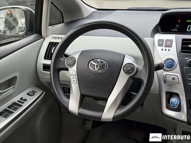 toyota Prius Plus / V 2012
