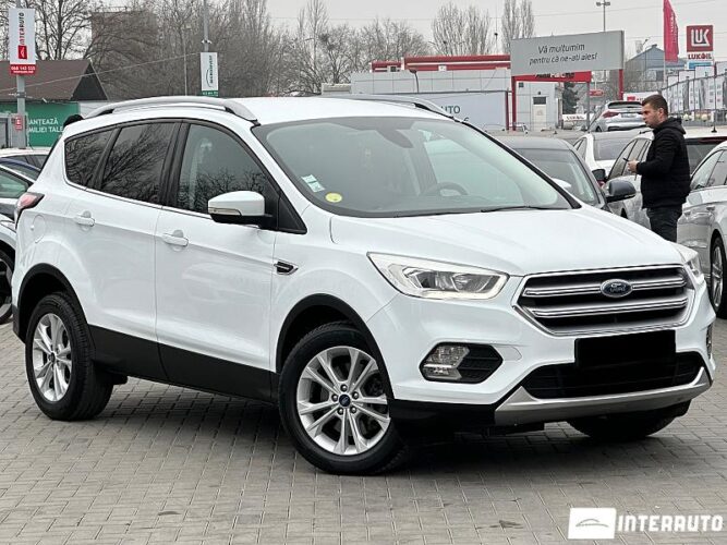 Ford Kuga 2017 doar la InterAuto