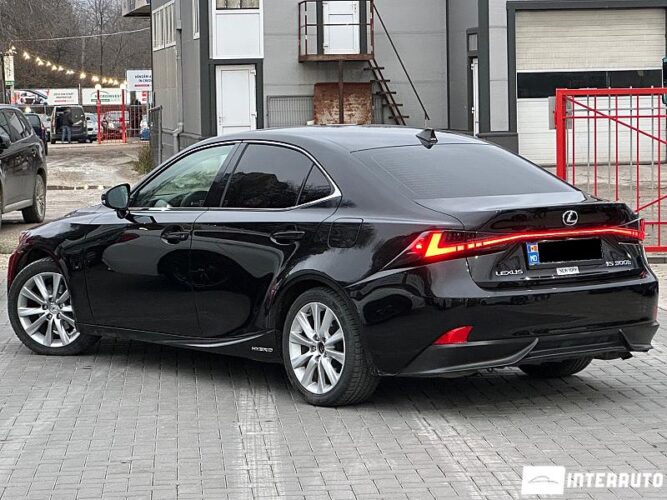 lexus IS 300h 2016