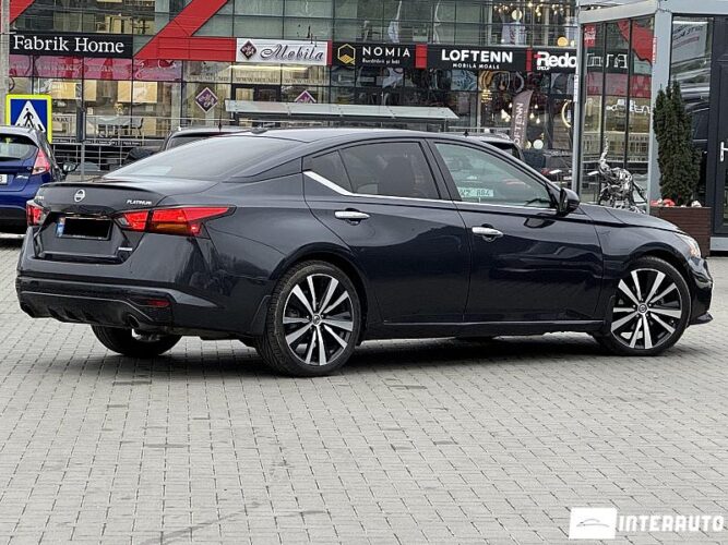 nissan Altima 2019