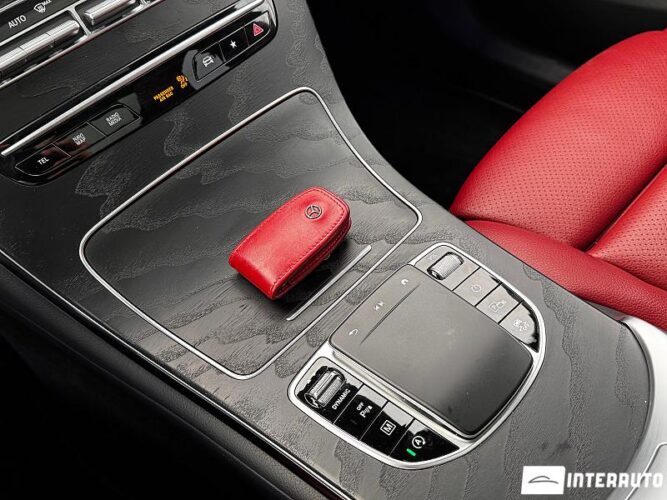 Mercedes GLC 200 44 mercedes GLC 200 2021