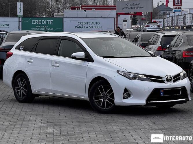 toyota Auris 2014