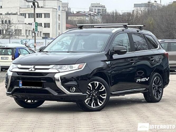 Mitsubishi Outlander 2017 doar la InterAuto