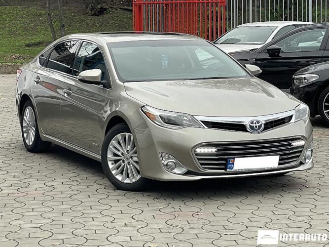 Toyota Avalon 2015 doar la InterAuto