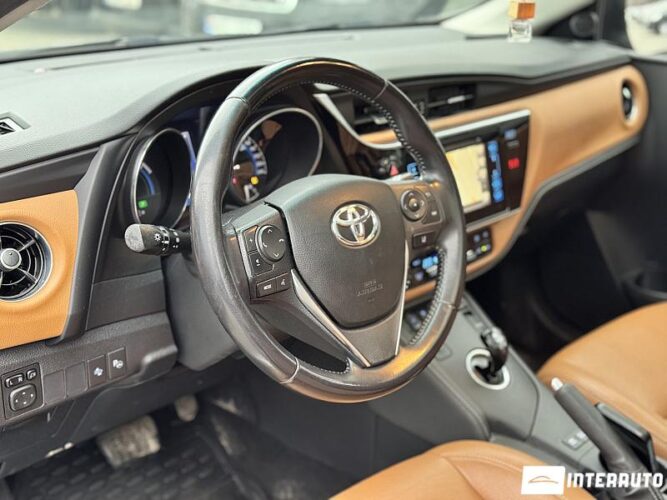 toyota Auris 2015