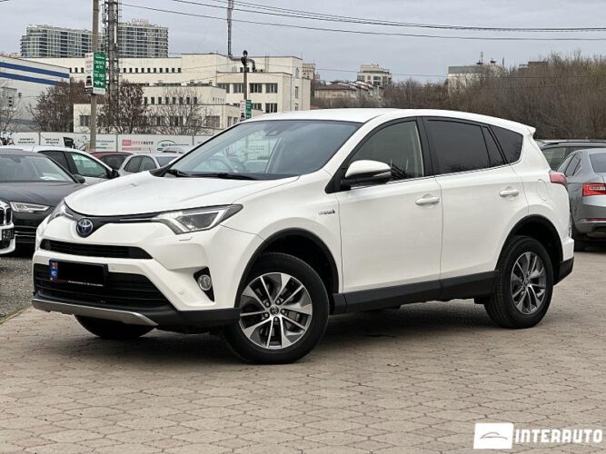 Toyota Rav-4 2016 doar la InterAuto