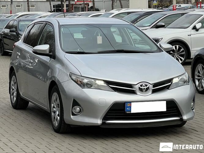 toyota Auris 2013