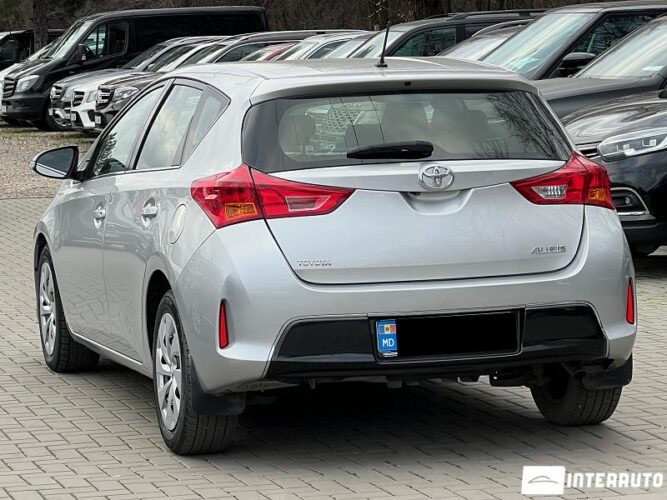 toyota Auris 2013