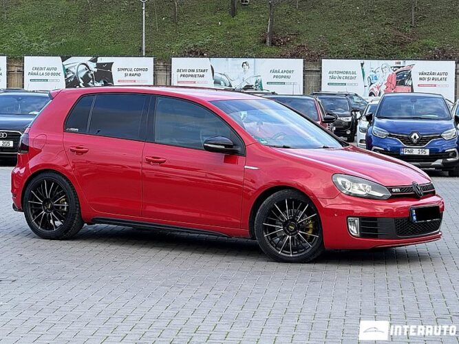 Volkswagen Golf GTI 2010 doar la InterAuto
