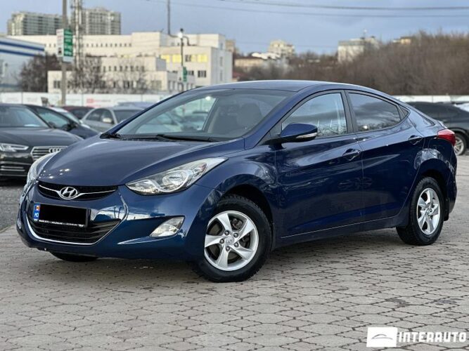 Hyundai Elantra 2012 doar la InterAuto