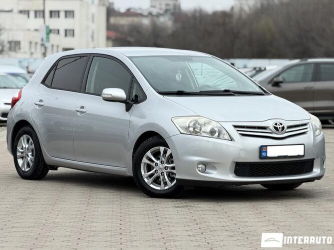 toyota Auris 2011