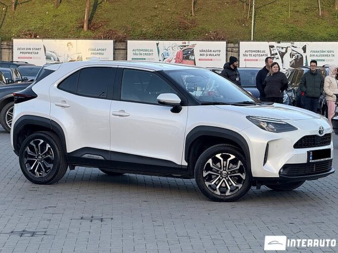Toyota Yaris Cross 2023 doar la InterAuto