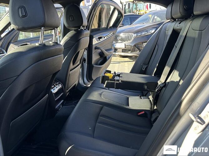 BMW 530e 44 bmw 530e 2017