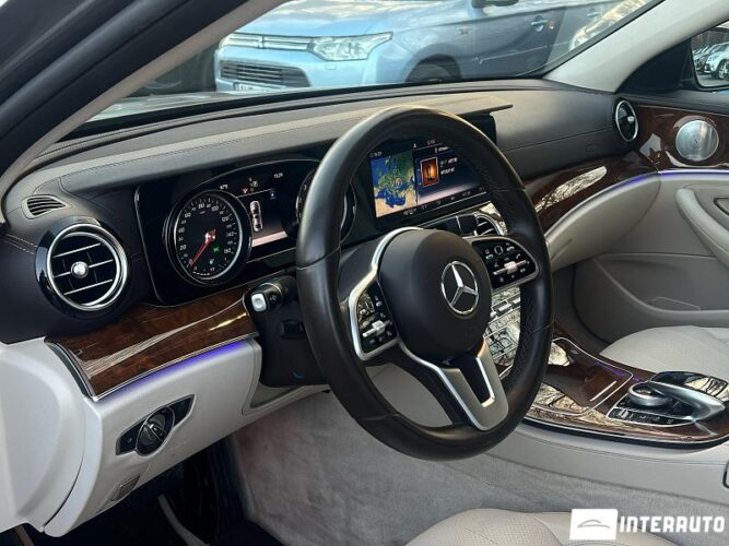 Mercedes E 300 44 mercedes E 300 2018