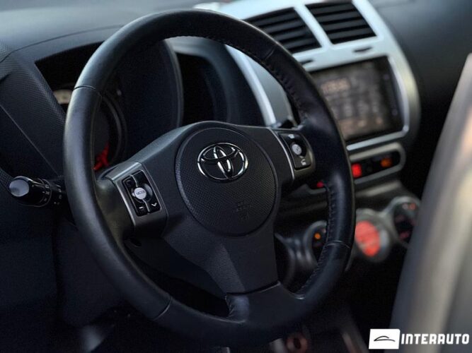 toyota Urban Cruiser 2013