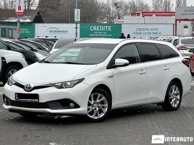 Toyota Auris 2016 doar la InterAuto