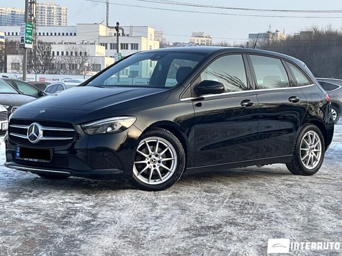 Mercedes B 180 2020 doar la InterAuto