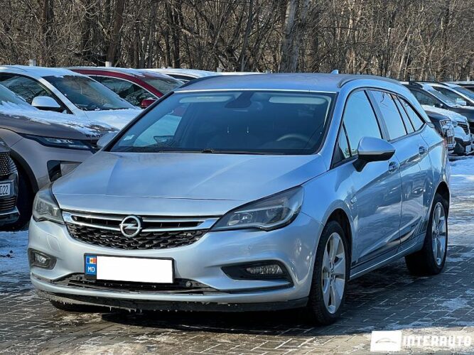 Opel Astra 2016 doar la InterAuto
