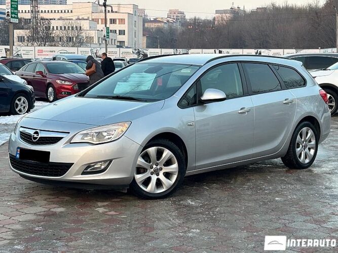 Opel Astra 2012 doar la InterAuto