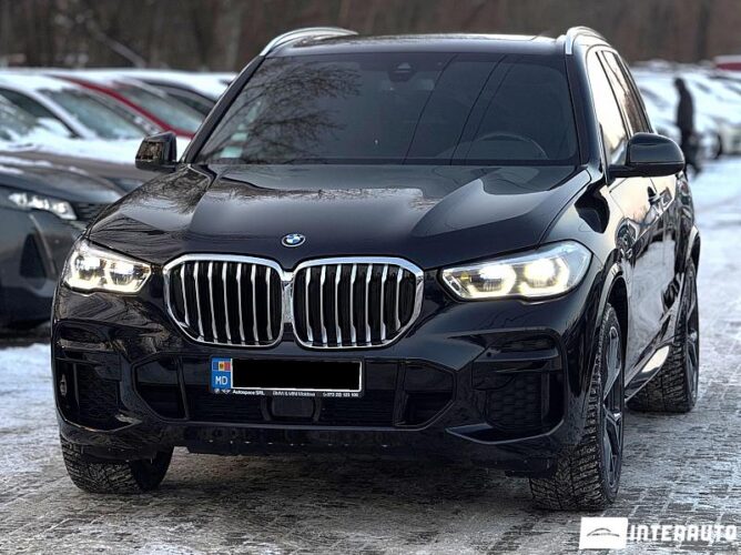 BMW X5 4.5e 2022 doar la InterAuto