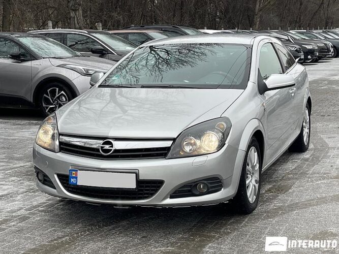 Opel Astra 2010 doar la InterAuto