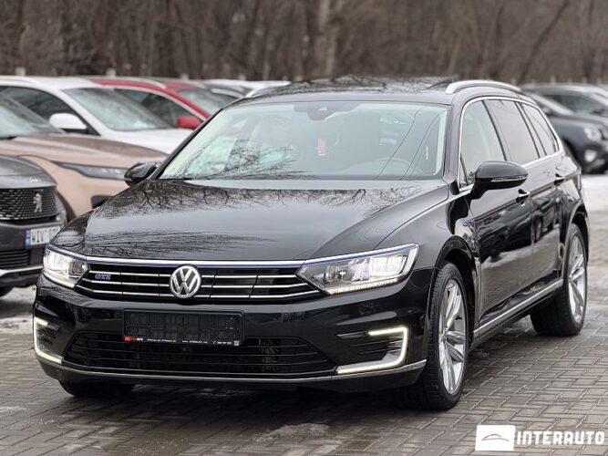 Volkswagen Passat GTE 2015 doar la InterAuto