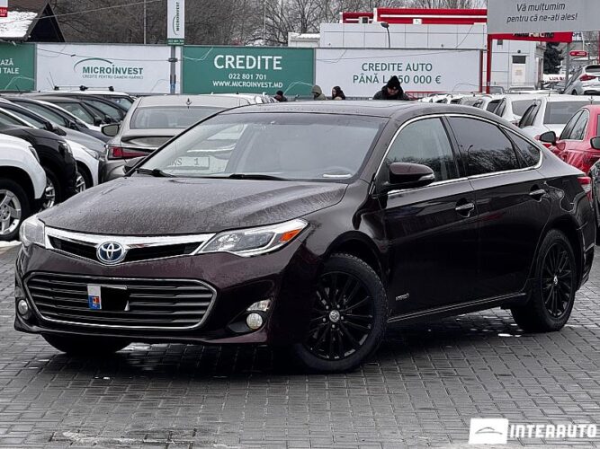Toyota Avalon 2015 doar la InterAuto