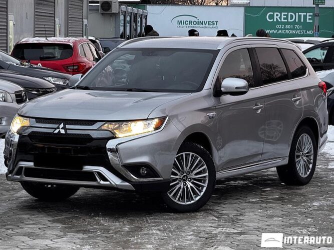 Mitsubishi Outlander 2019 doar la InterAuto
