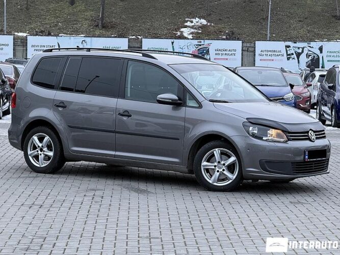 Volkswagen Touran 2011 doar la InterAuto