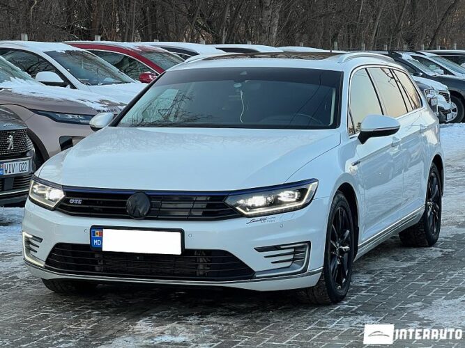 Volkswagen Passat GTE 2015 doar la InterAuto
