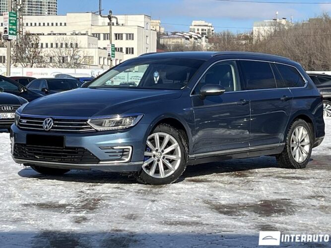 Volkswagen Passat GTE 2016 doar la InterAuto