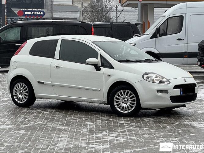 Fiat Punto 2015 doar la InterAuto