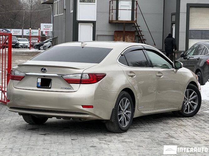 lexus ES 300h 2016
