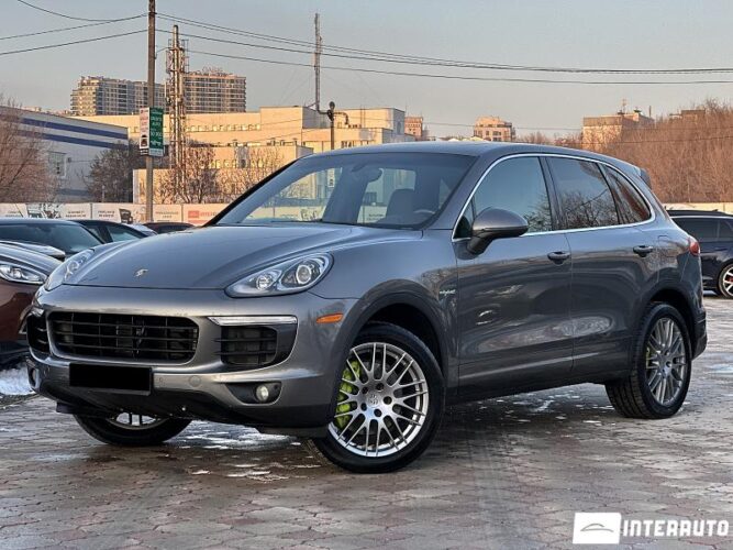Porsche Cayenne S 2015 doar la InterAuto