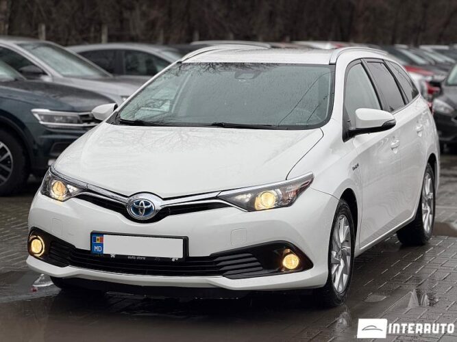 Toyota Auris 2017 doar la InterAuto