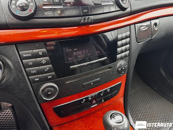 Mercedes E 200 37 mercedes E 200 2007