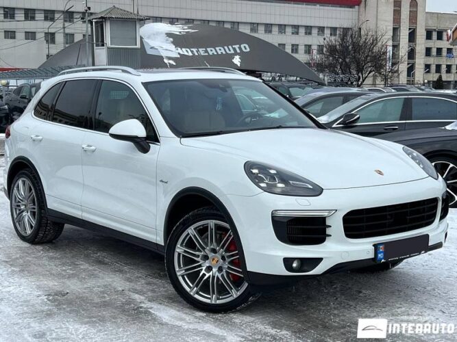Porsche Cayenne 2016 doar la InterAuto
